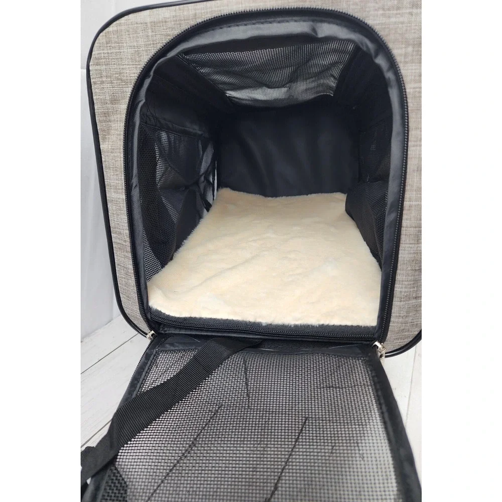 Cat/Dog Portable/Foldable/Washable Faux Fur Bottom Crate, Zip Close, Handles